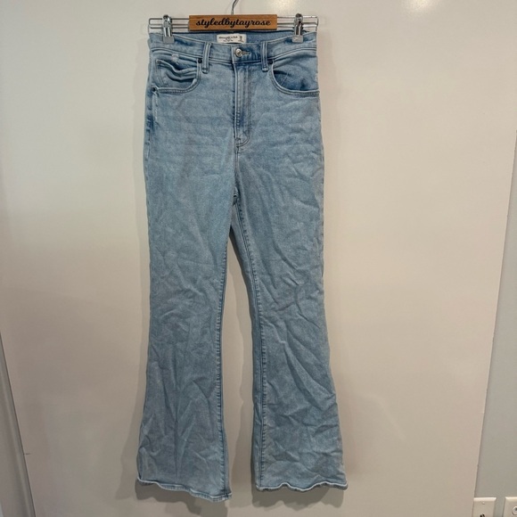 Abercrombie & Fitch Curve Love Ultra High Rise Flare Jean - Picture 6 of 9
